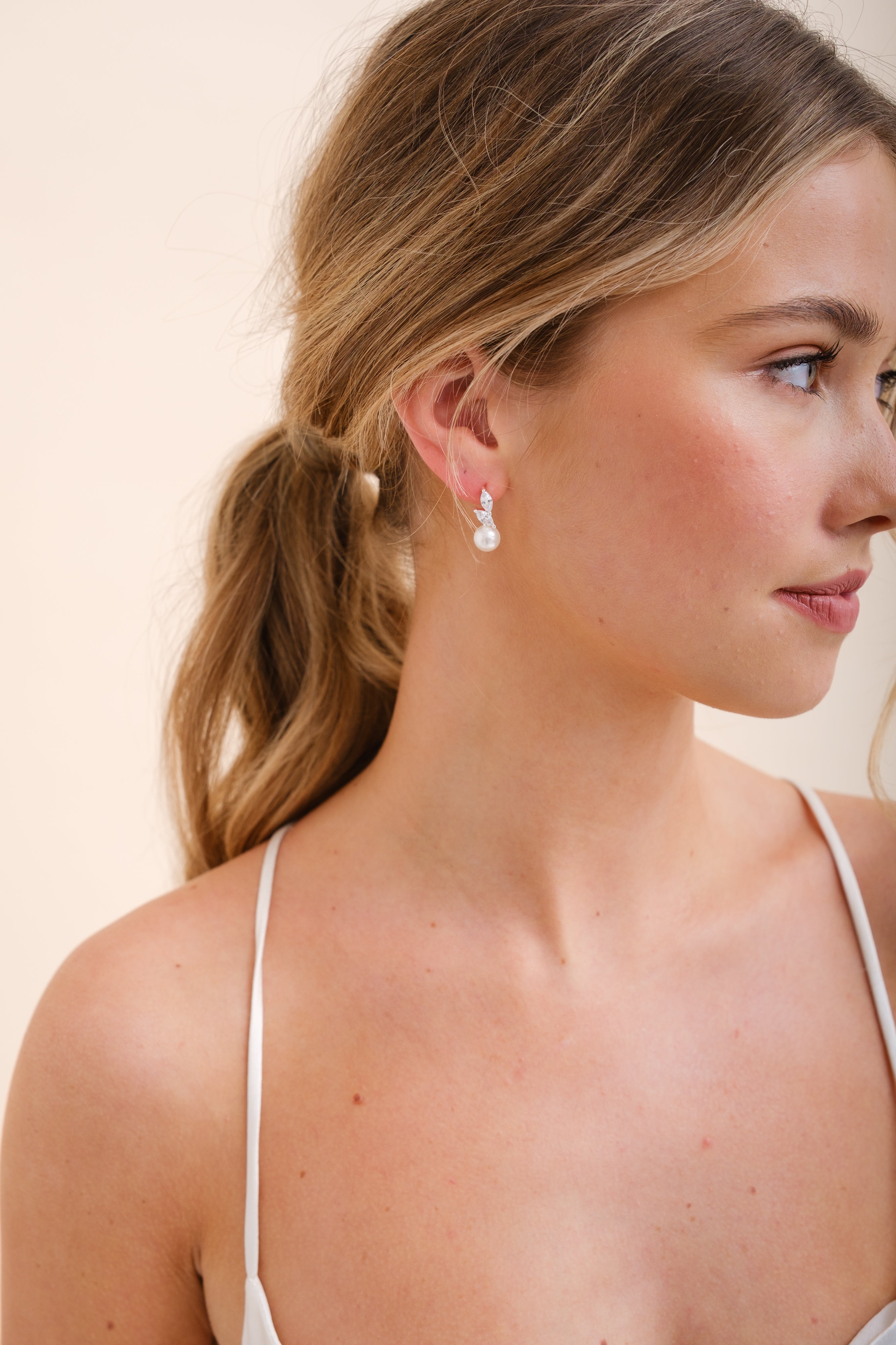 ERYN studs // Silver pearl stud earrings