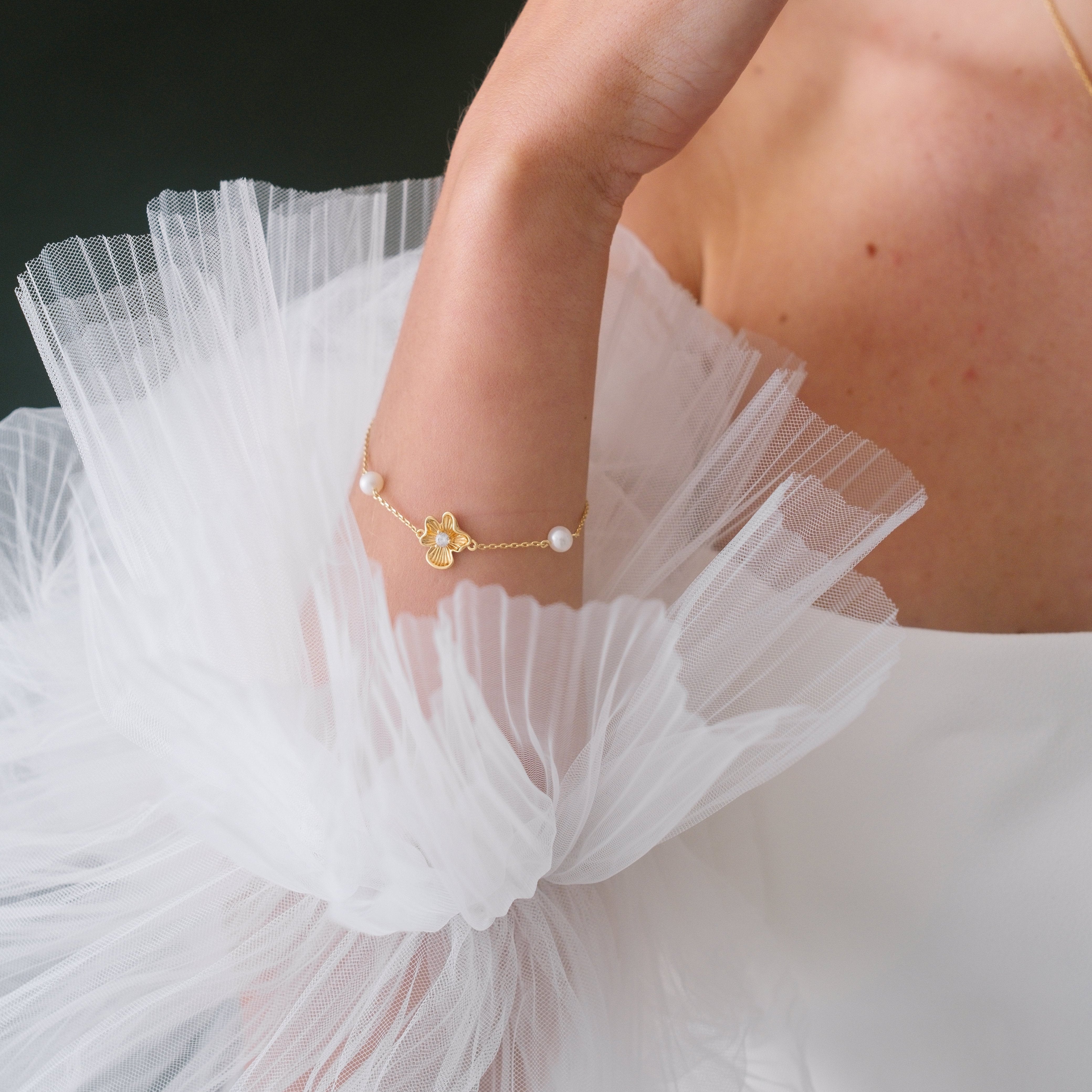 HANA bracelet // Gold flower bridal bracelet
