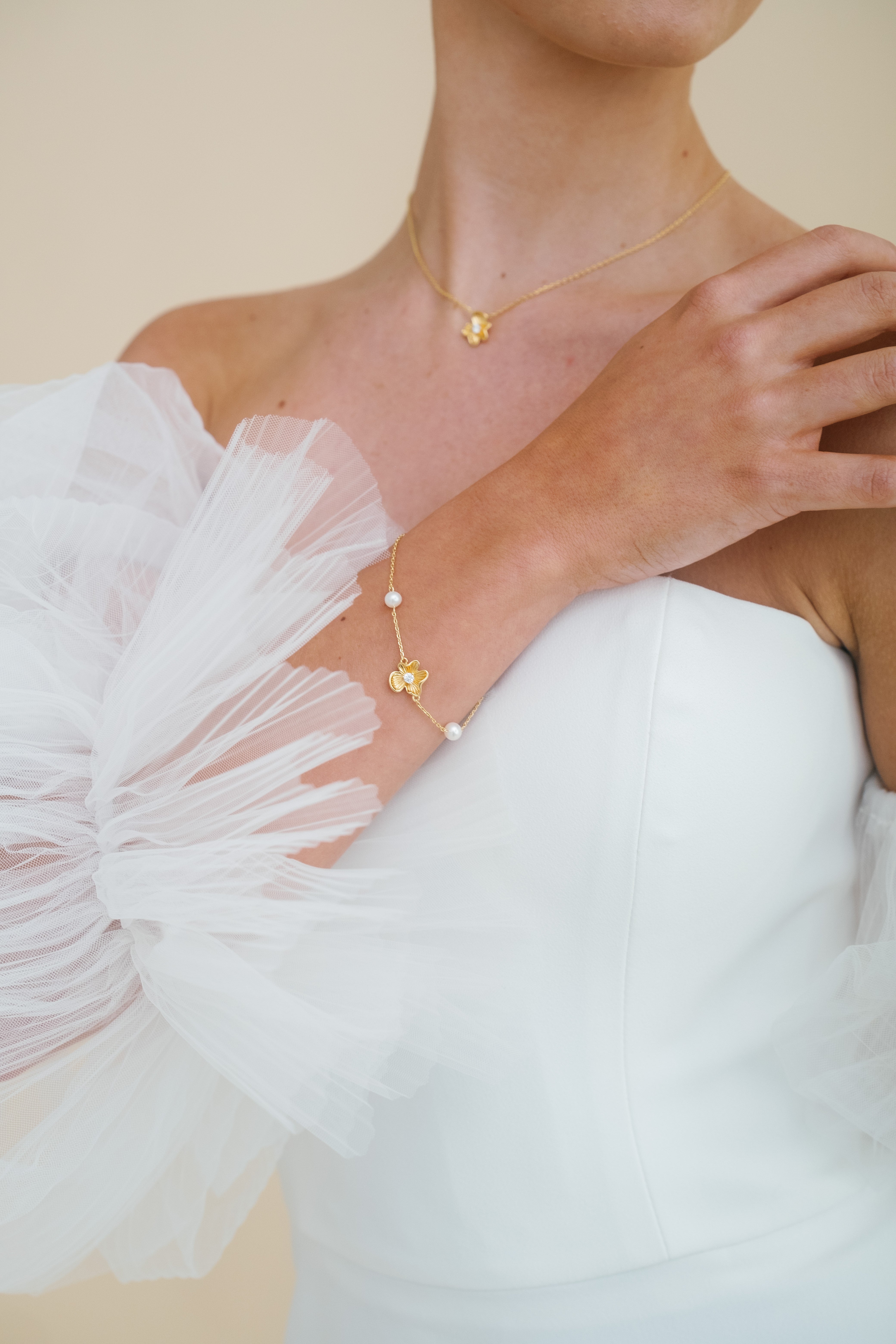 HANA bracelet // Gold flower bridal bracelet