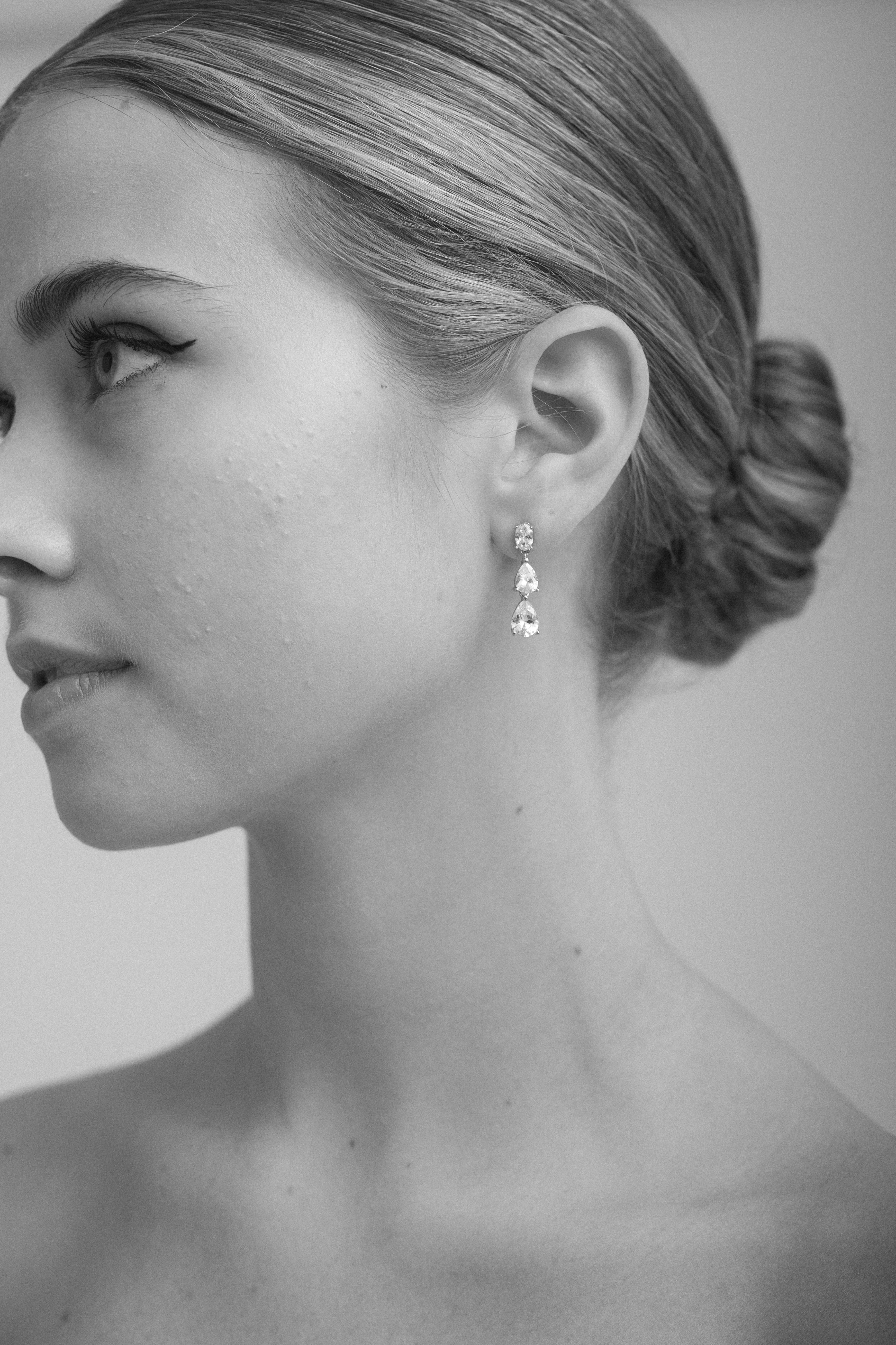 ALBA - Dainty cz teadrop earrings - Gold