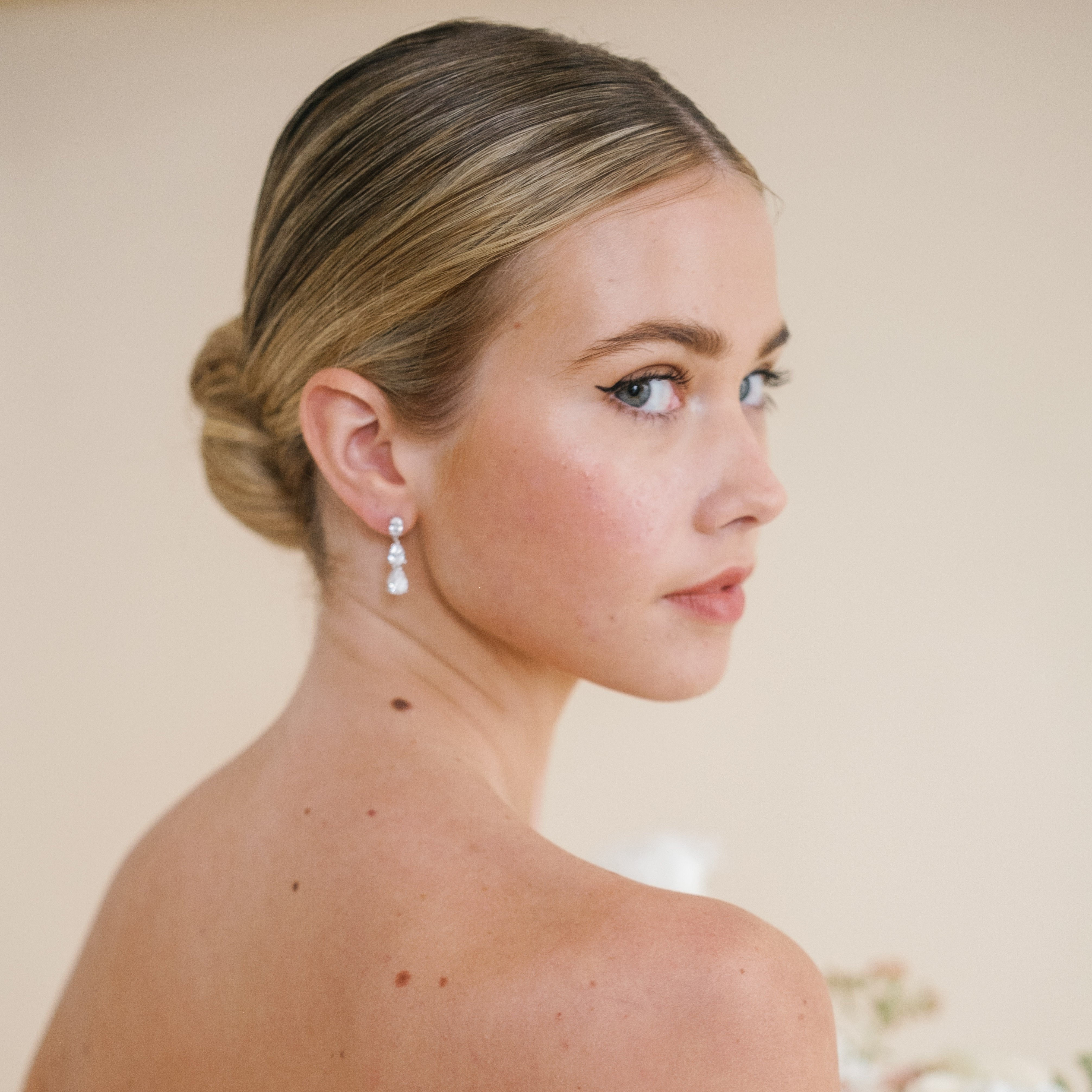 ALBA - Dainty cz teadrop earrings - Silver