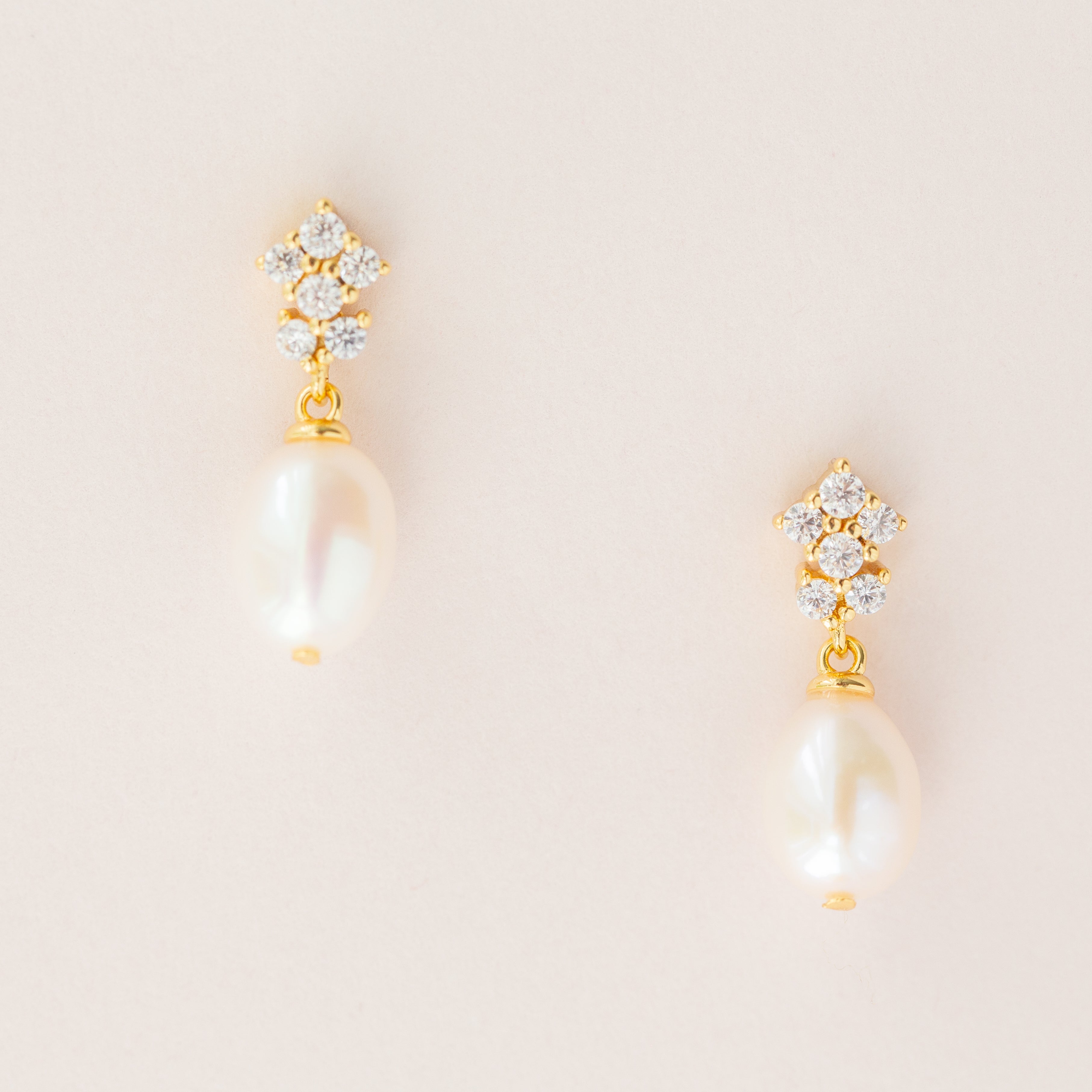 ELLA // Dainty pearl cluster earrings