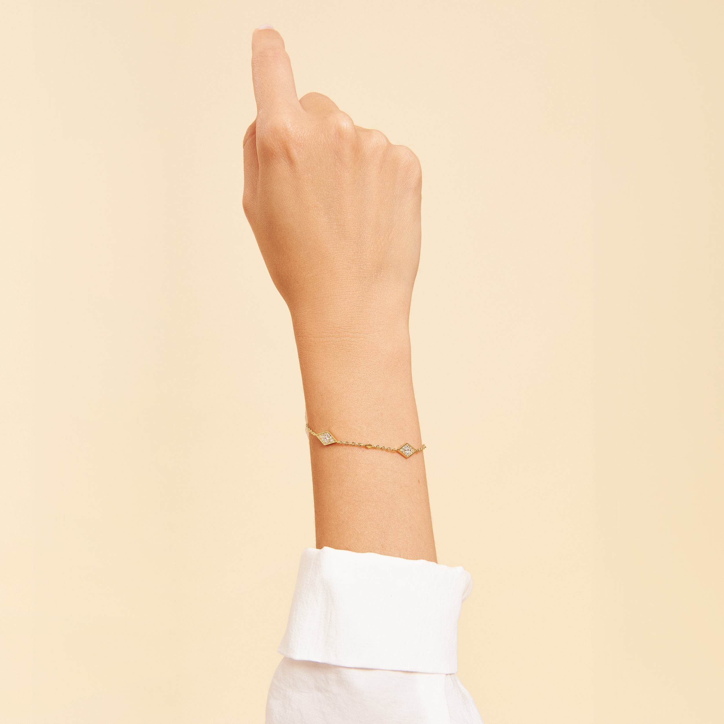 KITE BRACELET // Dainty cubic zirconia rhombus kite charm bracelet