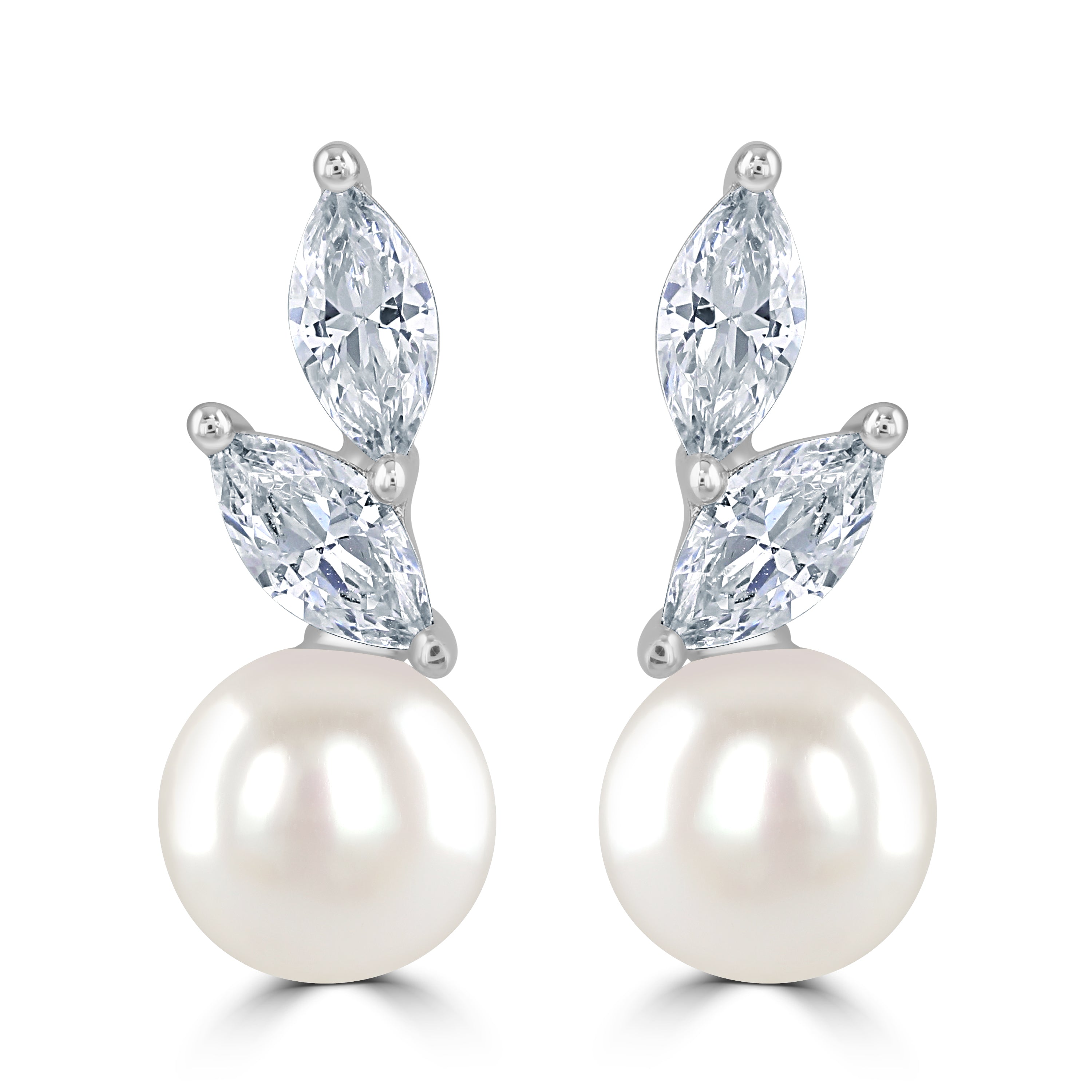 ERYN studs // Silver pearl stud earrings