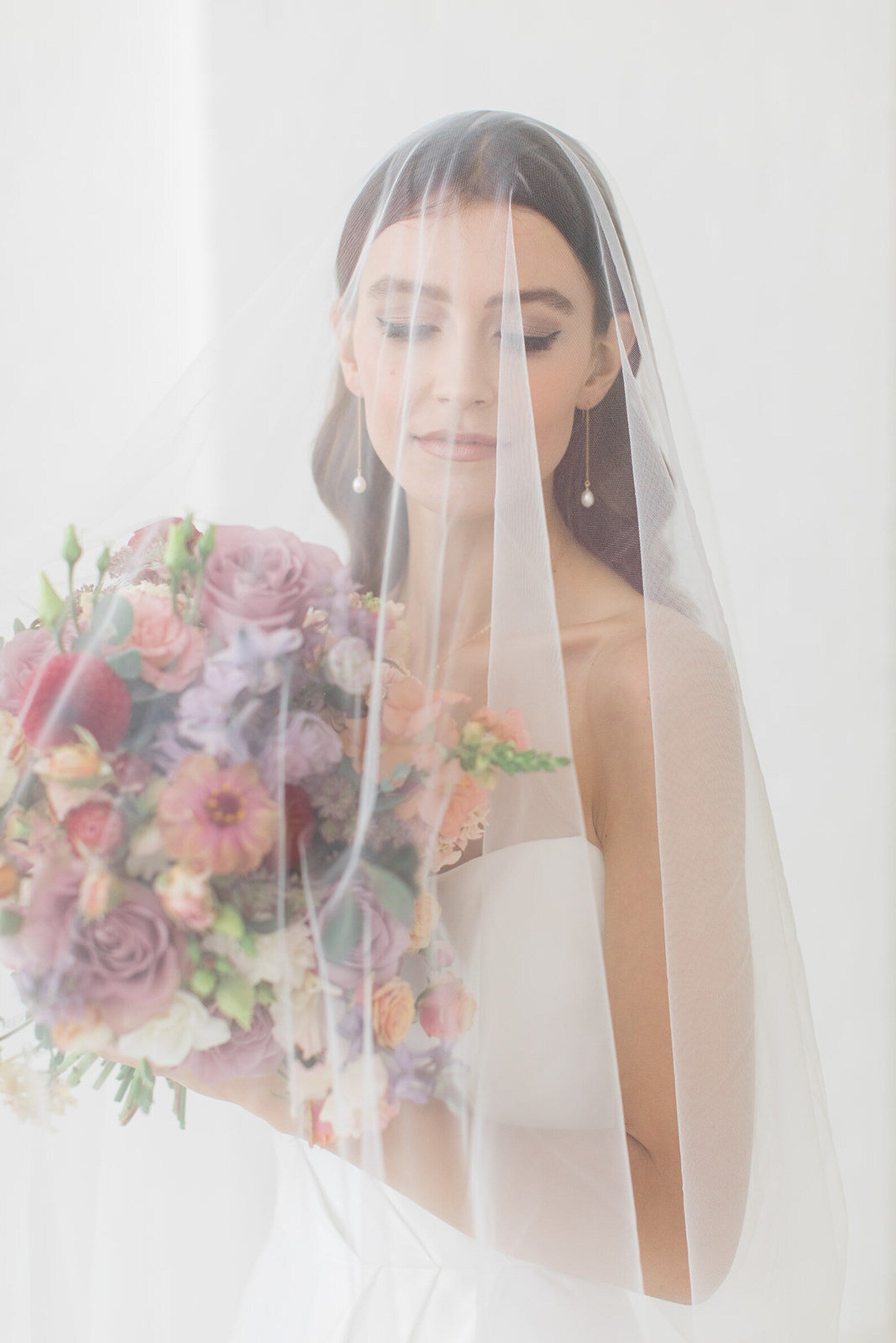 LOTTIE // Gold filled pearl threader earrings