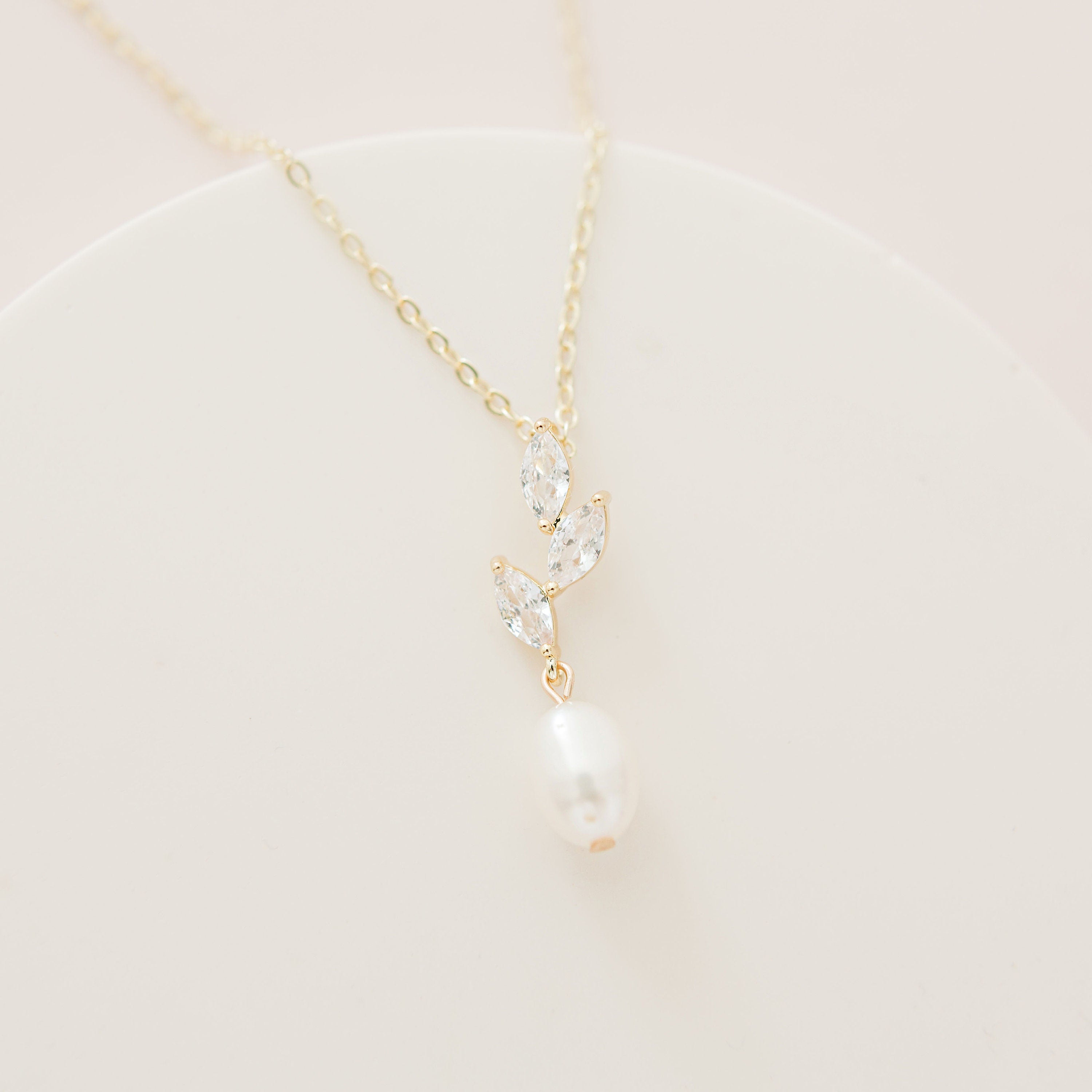 ERYN // Silver Pearl bridal necklace