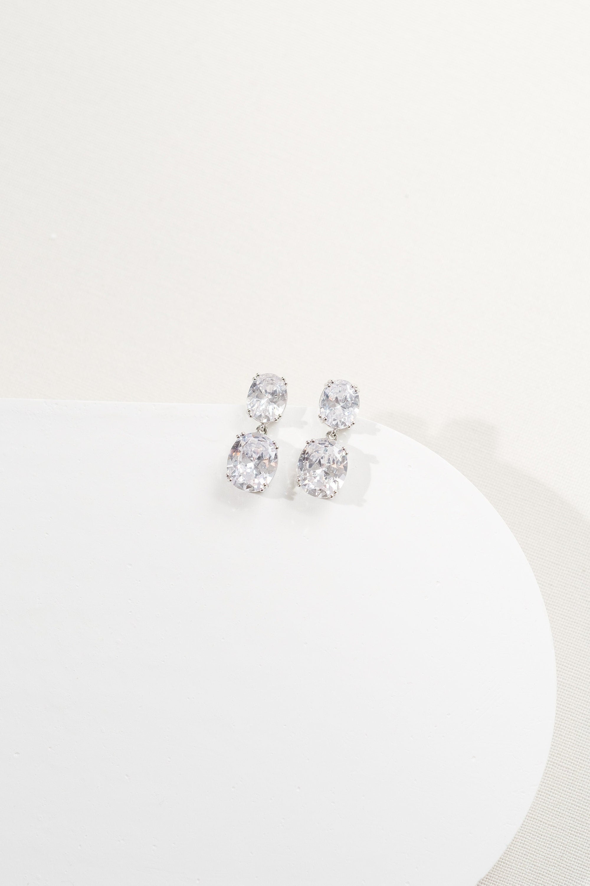 NATALIA // Gold cubic zirconia earrings