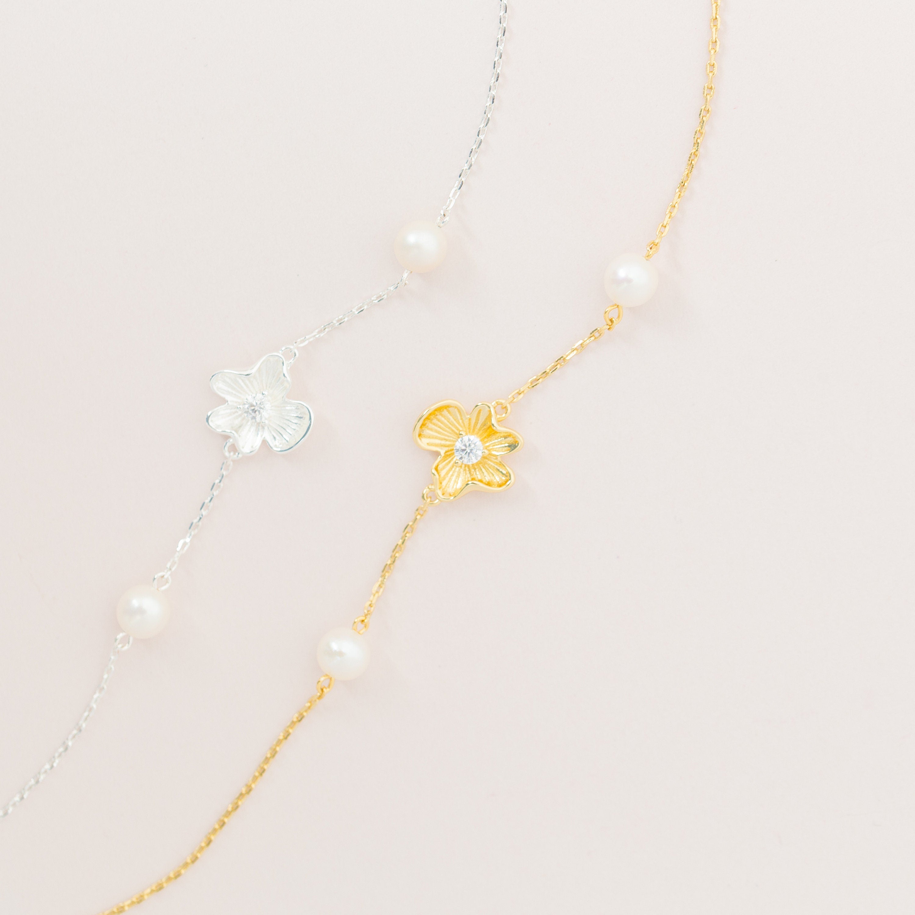 HANA bracelet // Gold flower bridal bracelet