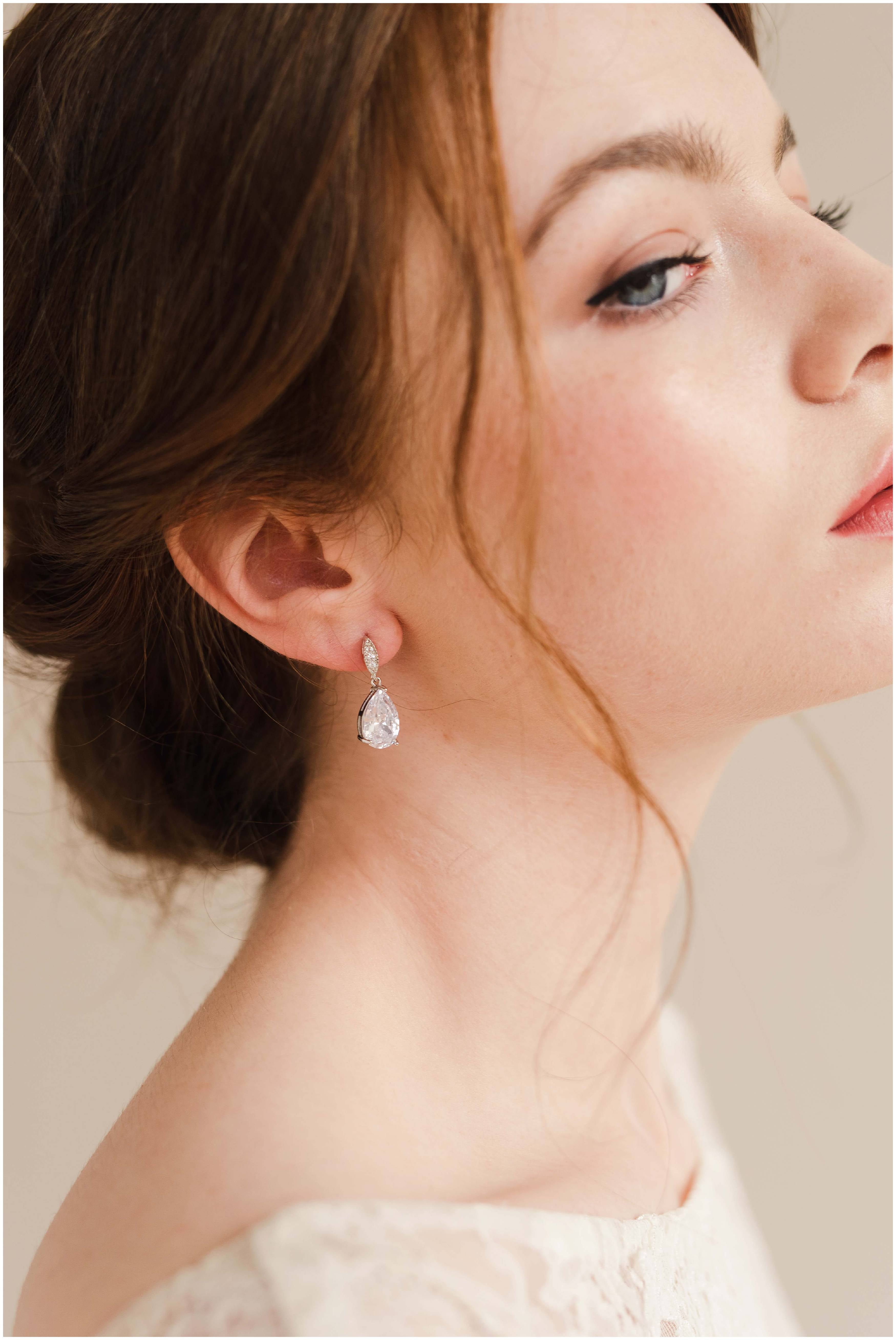 ALBERTA // Dainty crystal drop earrings