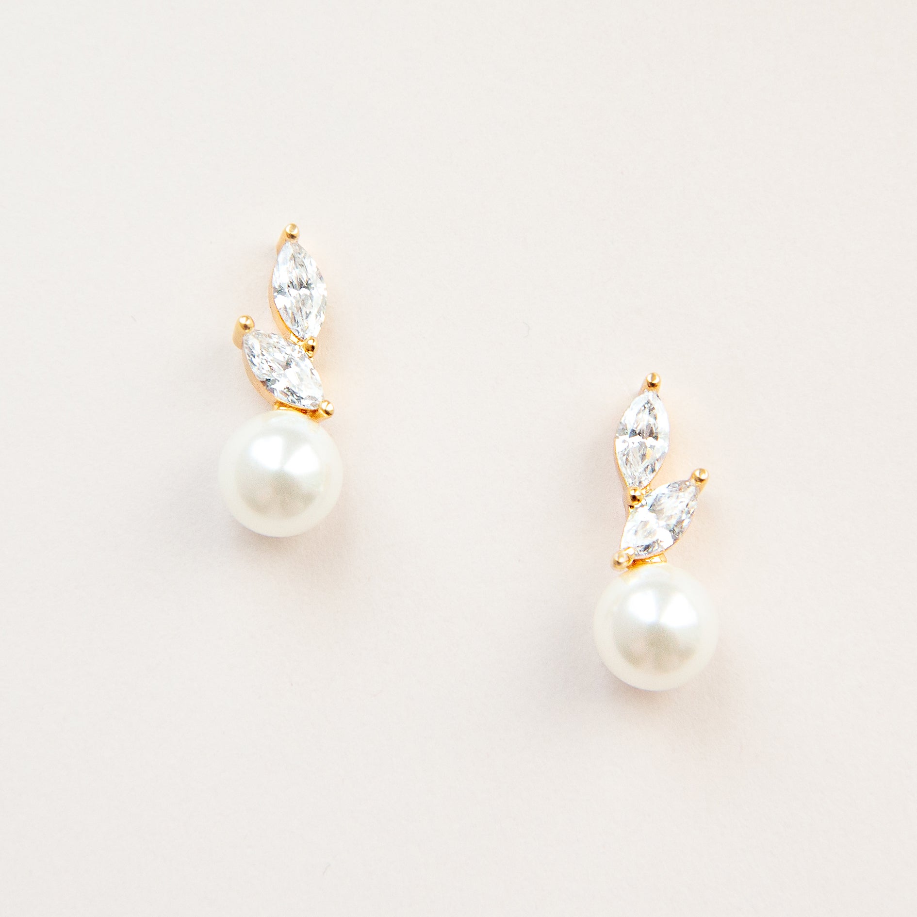 ERYN studs // Gold pearl stud earrings