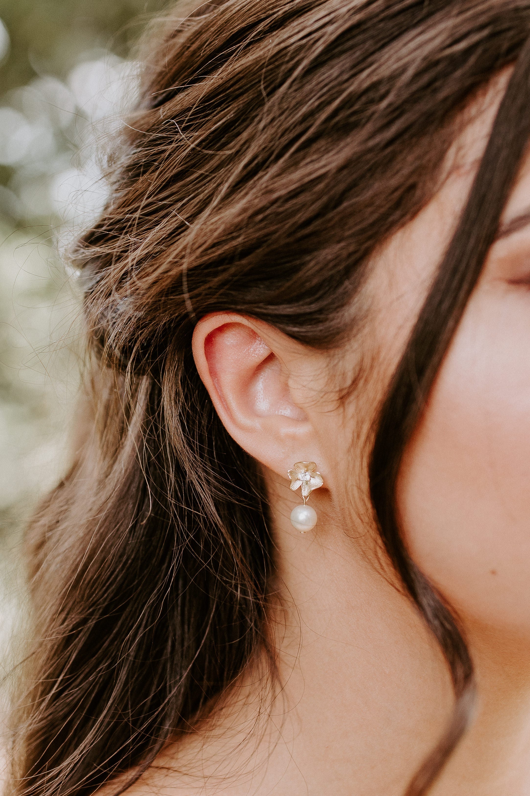HANA // Silver floral and pearl earrings