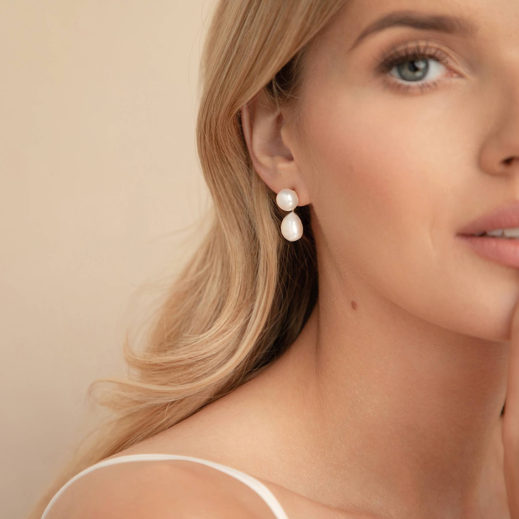 SEVILLA // Bridal pearl drop earrings