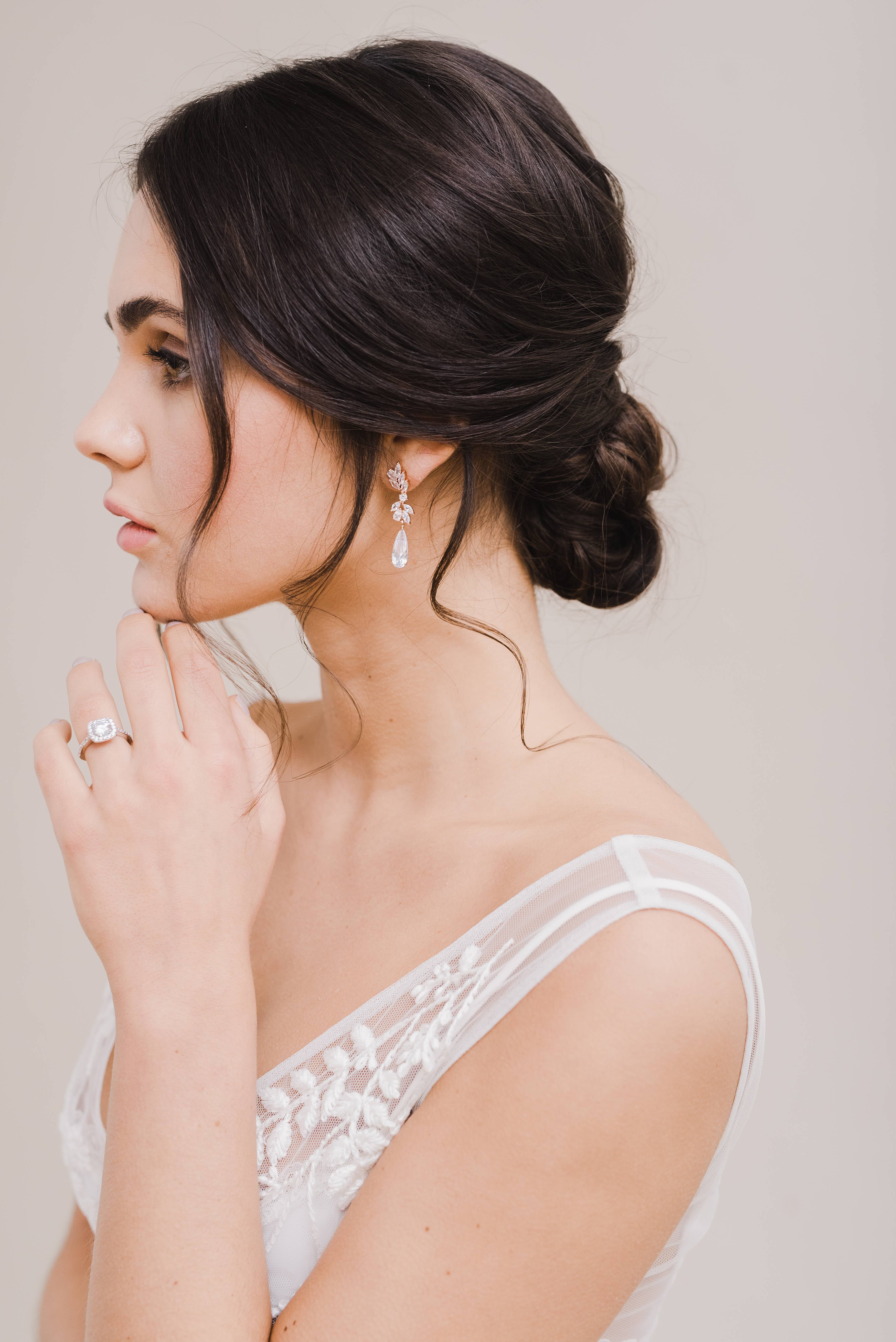 EMILIA // Rose gold wedding earrings