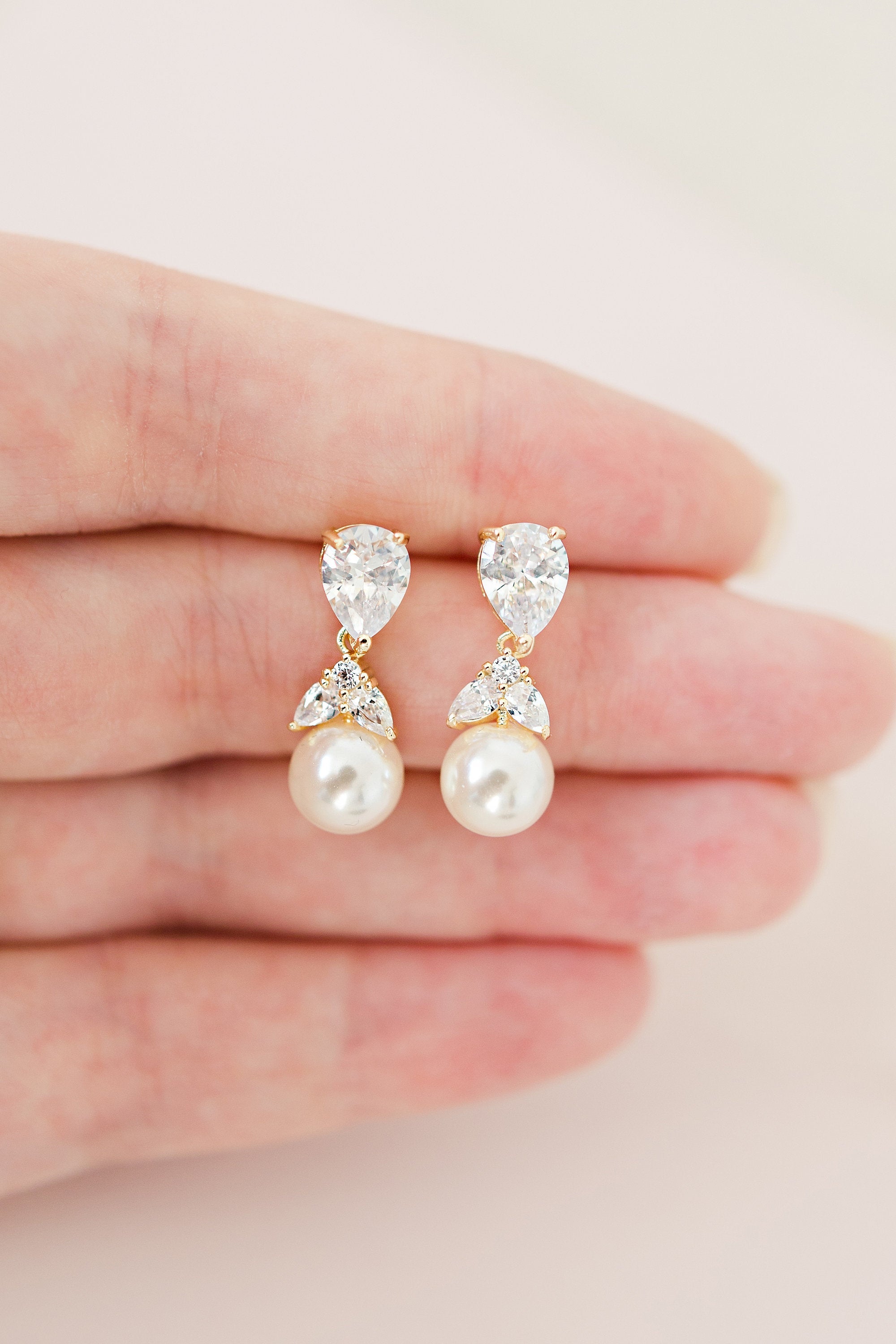 MADISON // Pearl drop earrings