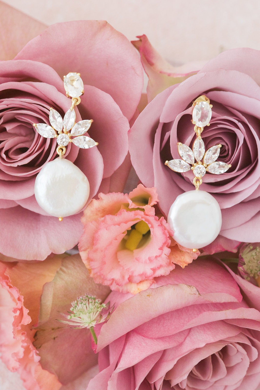SELENA // Gold pearl statement earrings